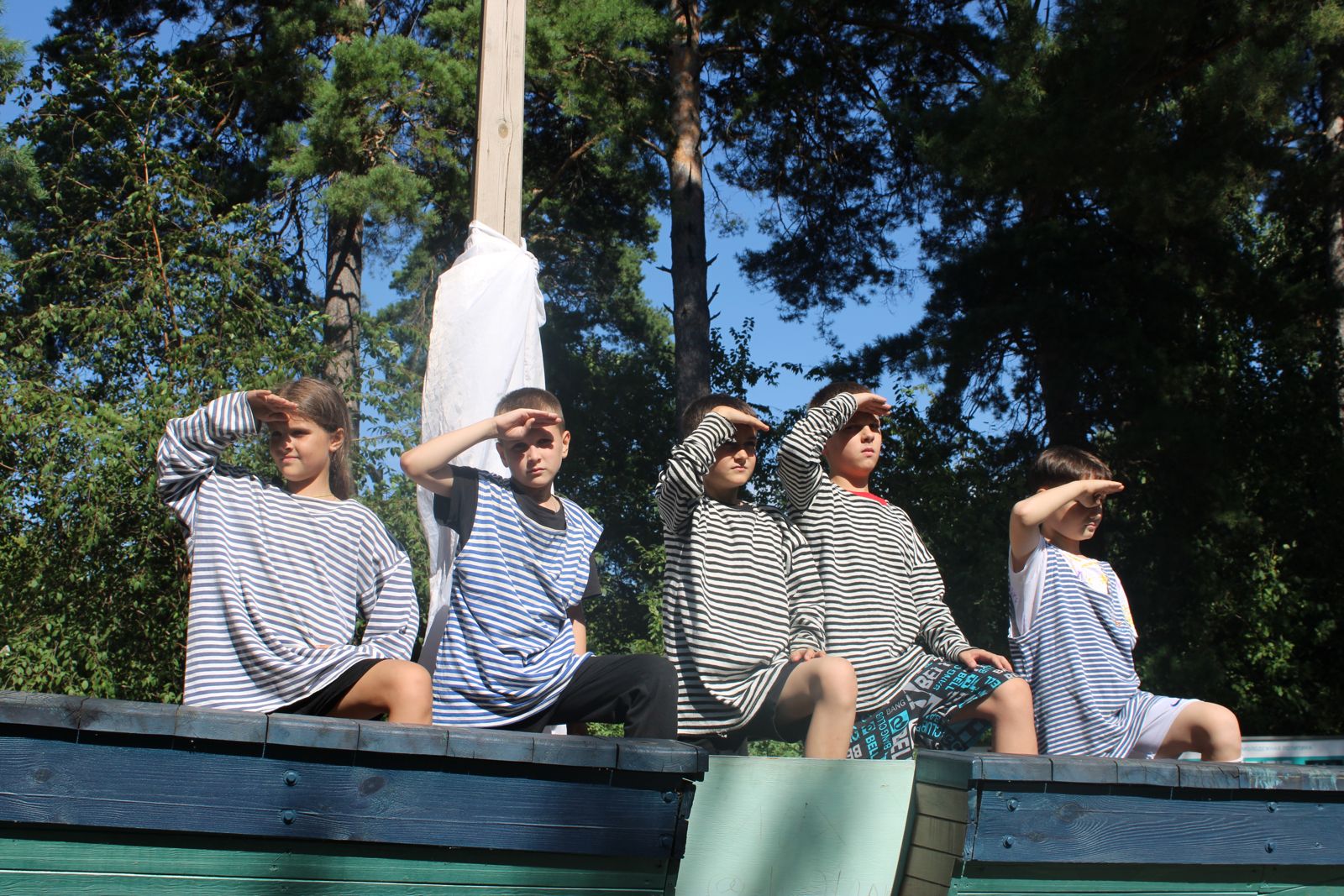 В рамках Дня единых действий лагерей ОАО «РЖД» поздравляем с Днем Военно-Морского Флота!