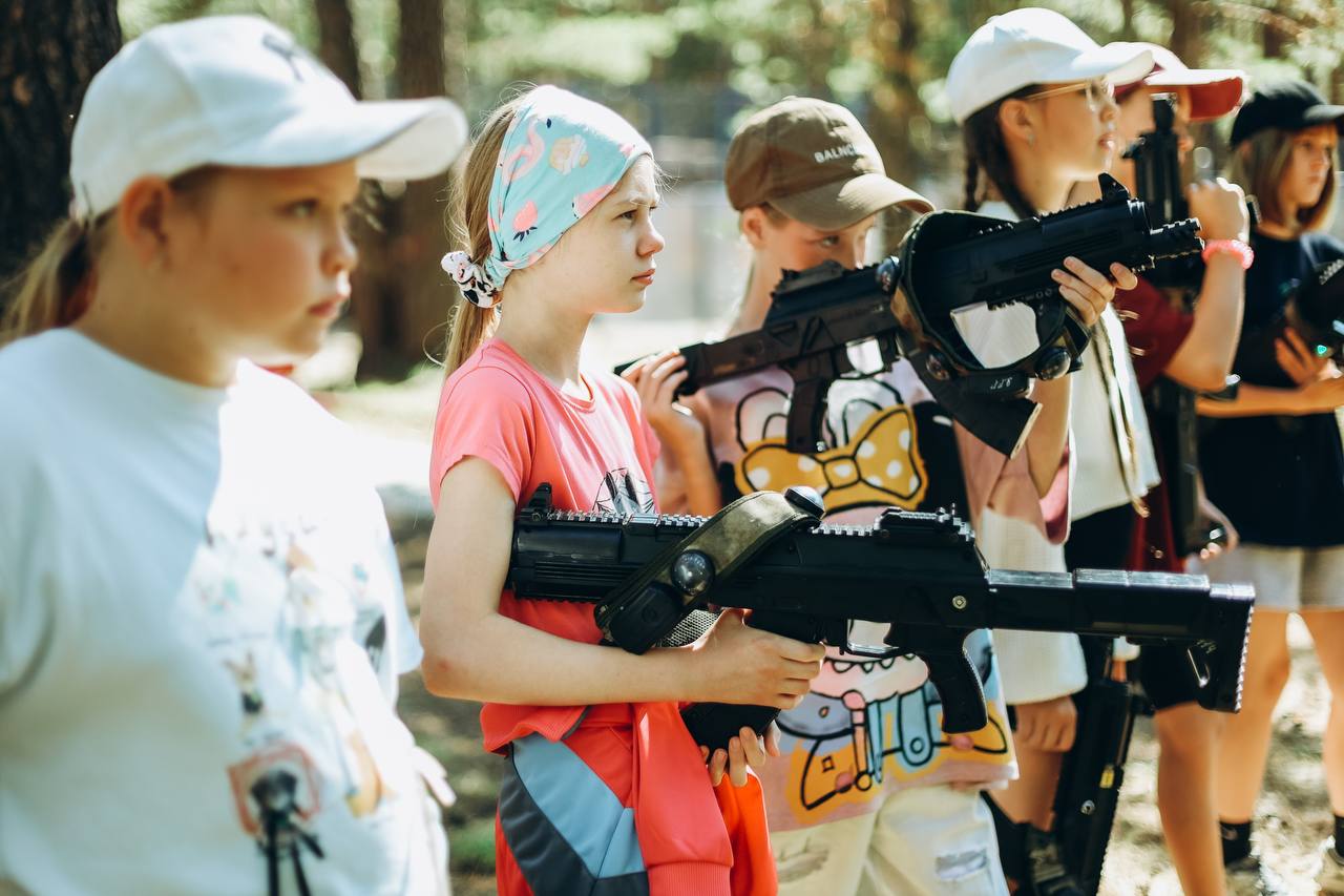 Лазертаг: космическая битва в лагере!  