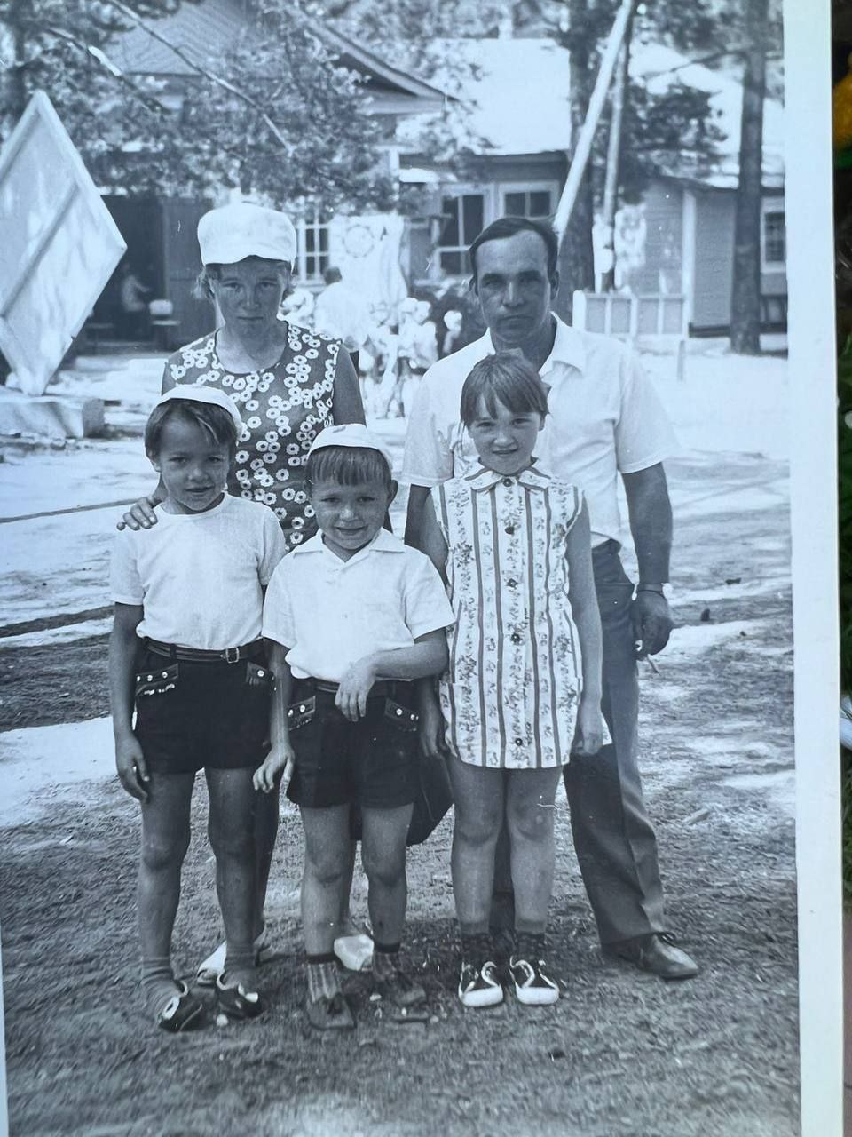 ВОРОТА ЛАГЕРЯ ПОМНЯТ ЛИЦА ВСЕХ ПОКОЛЕНИЙ ТВЕРСКИХ ДИНАСТИЙ 