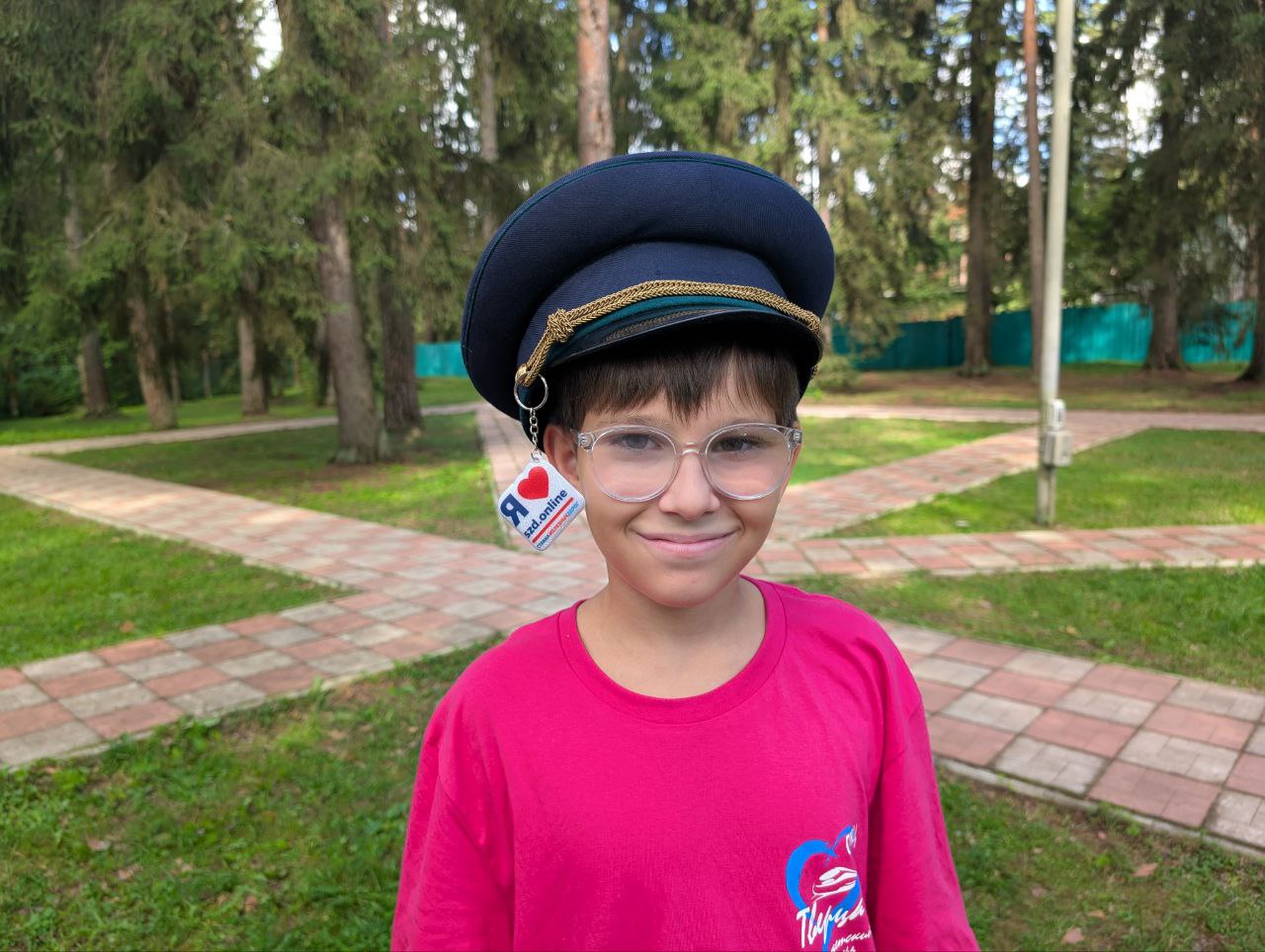 СТАЛЬ, ГИМН И ДЕТСКИЙ ВОСТОРГ