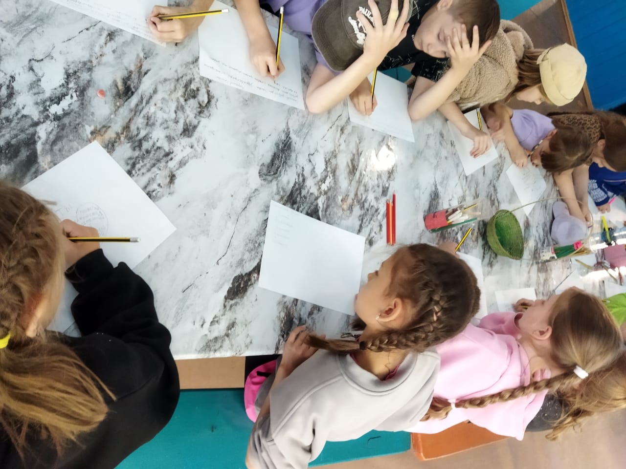 Творческие занятия с психологом в ДОЛ им. Павлика Морозова