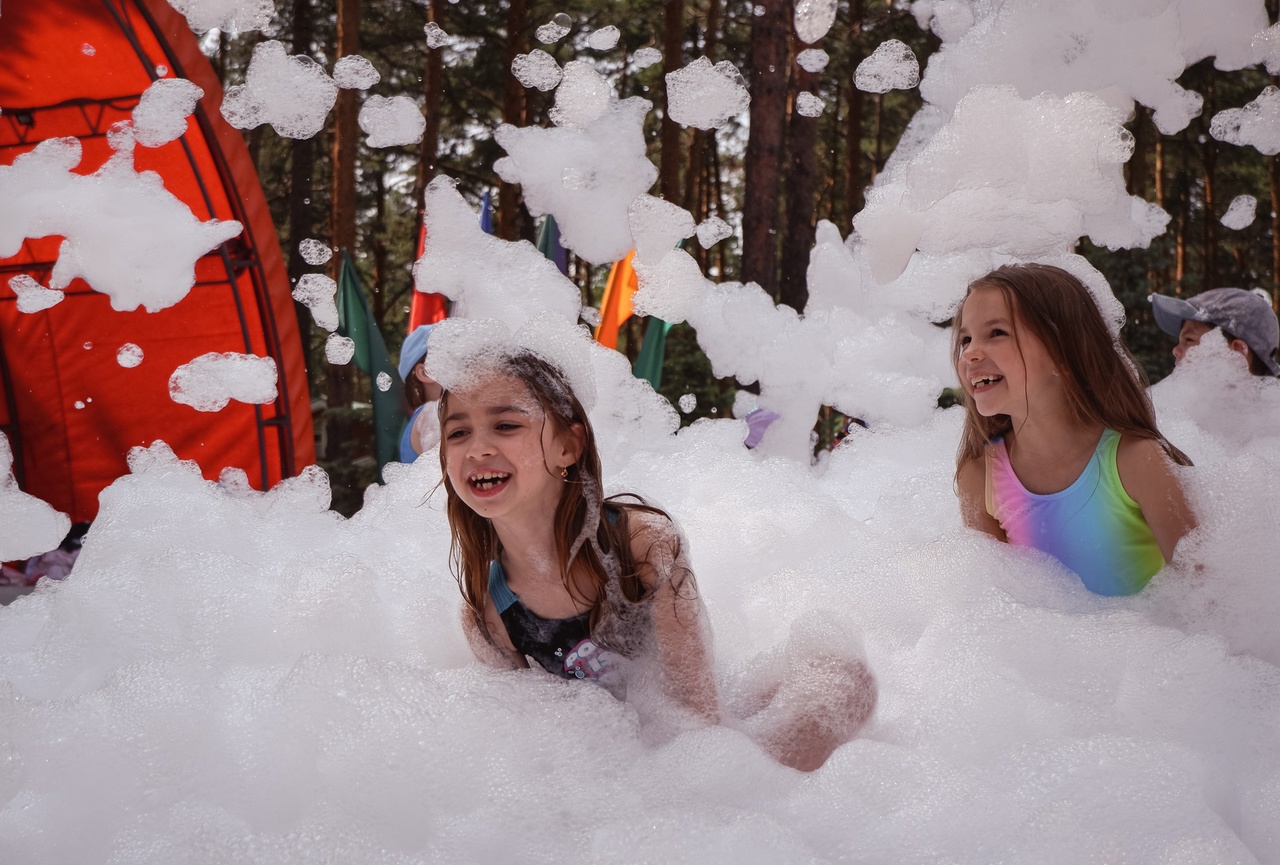 Когда жара отступает: пенное веселье в Заслоновграде