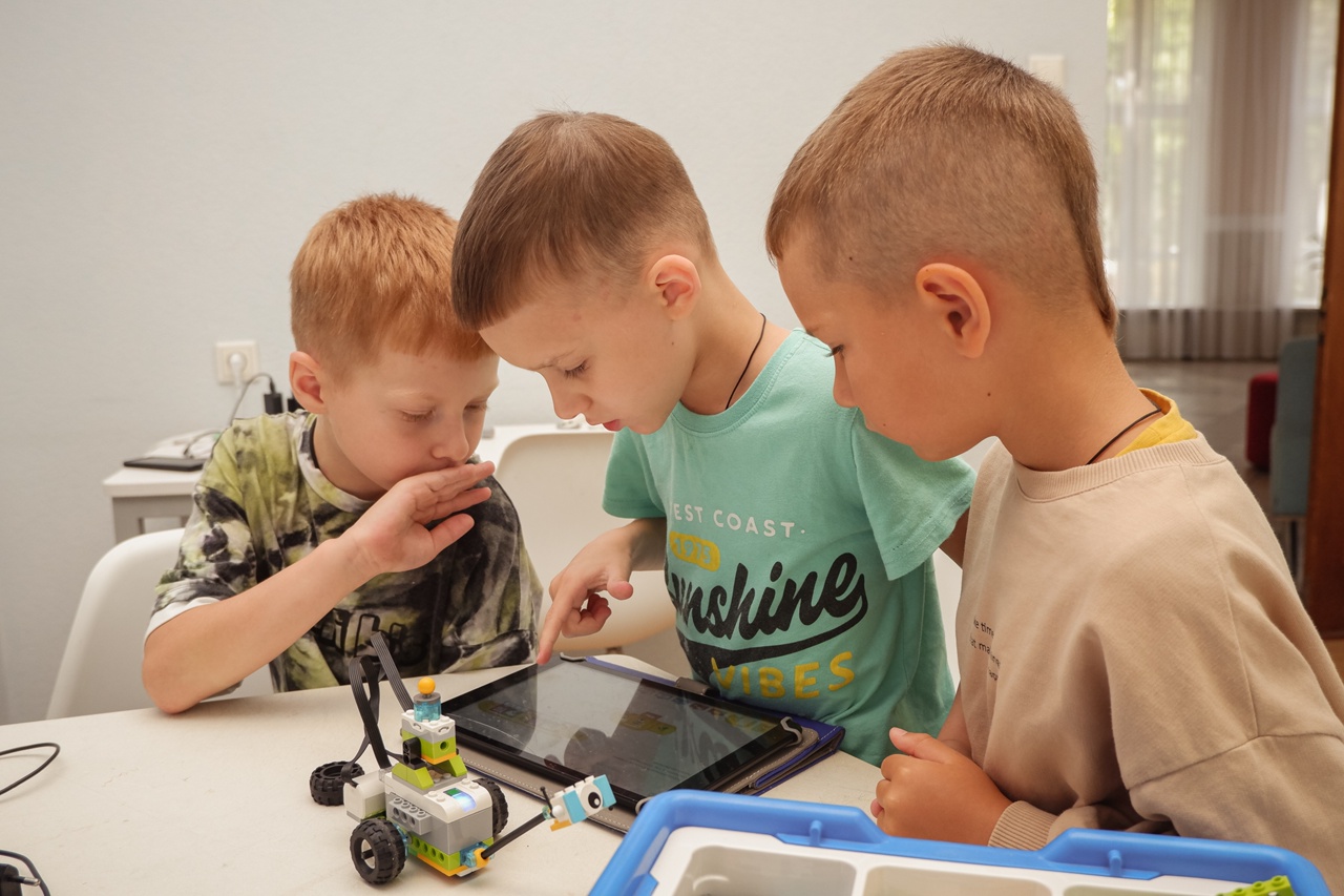 Инженерные таланты в действии: робототехника в технопарке