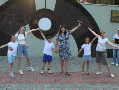 В НЕБЕ ПОЛНОЧНОМ ПАДАЛИ ДВЕ ЗВЕЗДЫ&hellip;