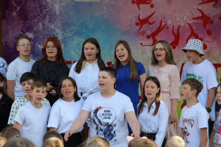 Битва хоров. Песни 90-х в лагере 