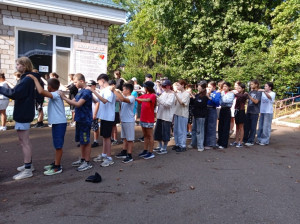 Просыпаемся с солнцем и энергией!  Каждое утро в нашем лагере начинается с зарядки! 