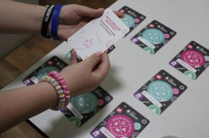 Подскажи, ты ведь лидер!