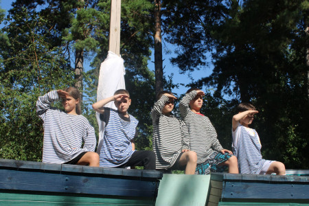 В рамках Дня единых действий лагерей ОАО «РЖД» поздравляем с Днем Военно-Морского Флота!