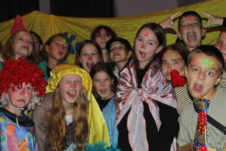 Гостевания по лабораториям исследовательского института Лазурного лета!