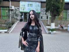 ДОЛ &laquo;Экспресс&raquo; перерабатывает звёзд: От Белль до Измы в мусорном гламуре!