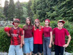 В &laquo;Экспрессе&raquo; настолько День Красного, что даже помидоры завидуют!