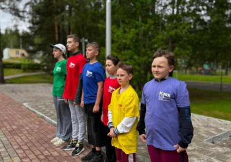 Линейка открытия Спартакиады в ДОЛ 