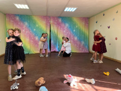 "Нам этот мир завещано беречь!"