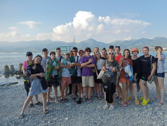 В ДОЛ &laquo;Экспресс&raquo; (пос. Кабардинка) сбылась мечта многих ребят: вода в море достигла нужной температуры.