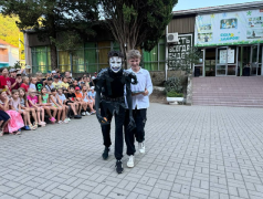 ДОЛ &laquo;Экспресс&raquo; перерабатывает звёзд: От Белль до Измы в мусорном гламуре!