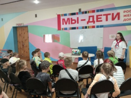 Загадки, смех, полёт — день второй зовёт!