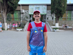 ДОЛ &laquo;Экспресс&raquo; перерабатывает звёзд: От Белль до Измы в мусорном гламуре!