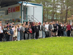 Торжественная линейка в ДОСЛ им. Горького