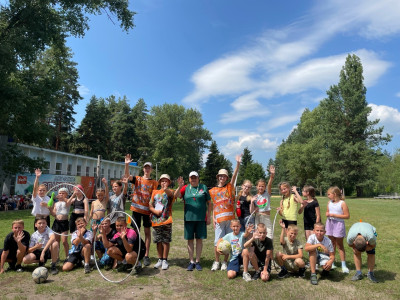 Подростки Тин-Лиги стали незаменимыми помощниками спортивного инструктора в лагере "Ракета"