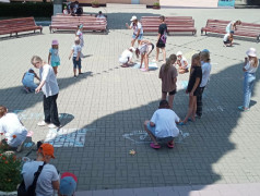 Карикатура на асфальте &laquo;По морям! По Волнам!&raquo;