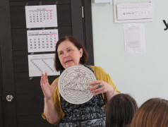 Волшебство шелковой росписи в "Ракете"