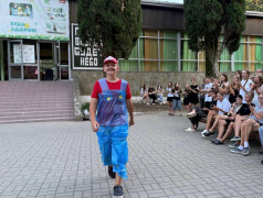 ДОЛ &laquo;Экспресс&raquo; перерабатывает звёзд: От Белль до Измы в мусорном гламуре!