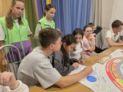 Игра в лицах