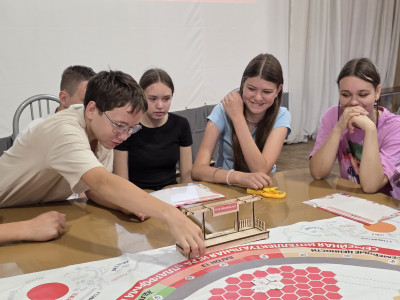 Игра в лицах