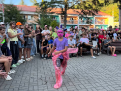 ДОЛ &laquo;Экспресс&raquo; перерабатывает звёзд: От Белль до Измы в мусорном гламуре!