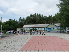 Линейка-открытие &laquo;Мы пришли за счастьем!&raquo;