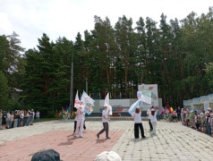 Линейка-открытие &laquo;Мы пришли за счастьем!&raquo;