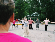 Пока всех накрывает дождём!