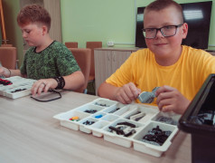 Создай своего робота: В "Маяке" открылся кружок для будущих инженеров!
