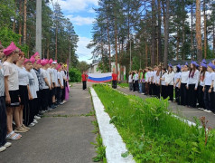Торжественная линейка открытия 1 смены. Старт интересного лета в лагере "Сосновый бор".