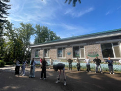 Просыпаемся с солнцем и энергией!  Каждое утро в нашем лагере начинается с зарядки! 