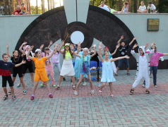 В НЕБЕ ПОЛНОЧНОМ ПАДАЛИ ДВЕ ЗВЕЗДЫ&hellip;