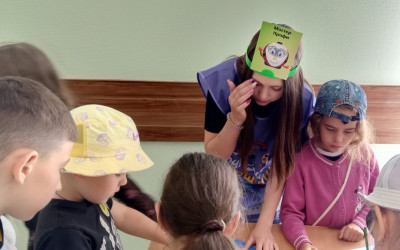 ТиН-лиговцы помощники тренера на сборке квадронавтов.