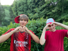 В &laquo;Экспрессе&raquo; настолько День Красного, что даже помидоры завидуют!