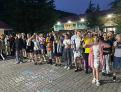 Завершение Дня защиты детей в лагере: Праздничная дискотека &laquo;неДетское время&raquo;
