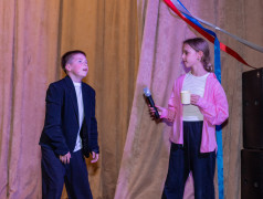 Концерт открытия смены в "Маяке": с благодарностью работникам лагеря