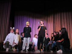 В Маяке состоялись выборы Императора и Императрицы Детской Железнодорожной Империи.