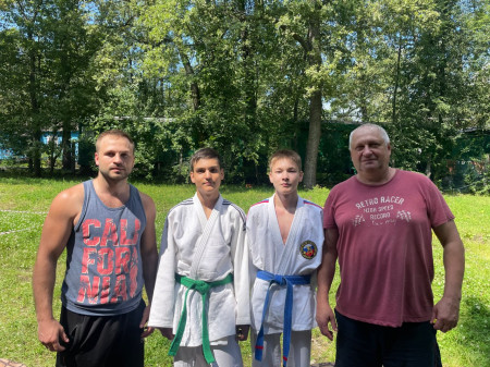 Мастер- класс по рукопашному бою! Держать удар!