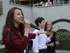 В НЕБЕ ПОЛНОЧНОМ ПАДАЛИ ДВЕ ЗВЕЗДЫ&hellip;