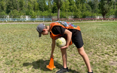 Подростки Тин-Лиги стали незаменимыми помощниками спортивного инструктора в лагере "Ракета"