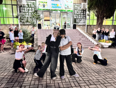 Зажигательные ритмы и море позитива: Конкурс флешмобов в "Экспрессе"!