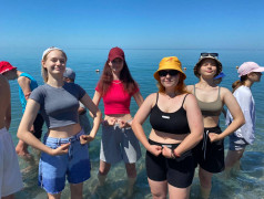 Первый день у моря: дети из лагеря знакомятся с побережьем!