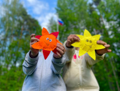 Тепло рук и сердец: в &ldquo;Маяке&rdquo; создают солнышки для добрых дел!