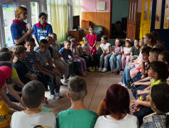 Первый день в "Маяке": Душевные посиделки у свечей и рождение новой лагерной семьи!