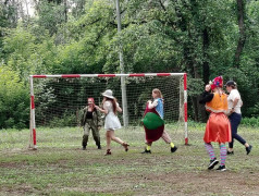 Комический футбол: Когда страсть к игре встречается с безграничным энтузиазмом! 