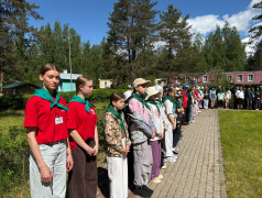 Старт смены в &laquo;Маяке&raquo;: юные Маяковцы дали клятву и повязали галстуки!